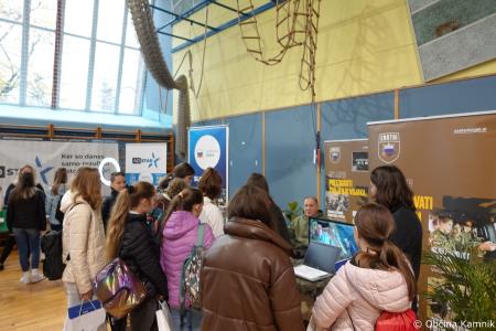 Karierna priložnost te čaka v Kamniku (5)